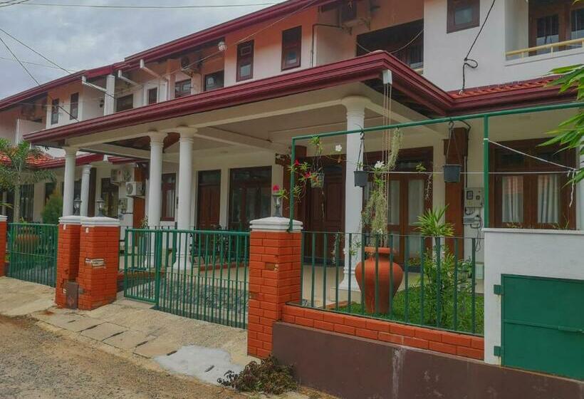 اتاق لوکس خانوادگی, Thisara Villas