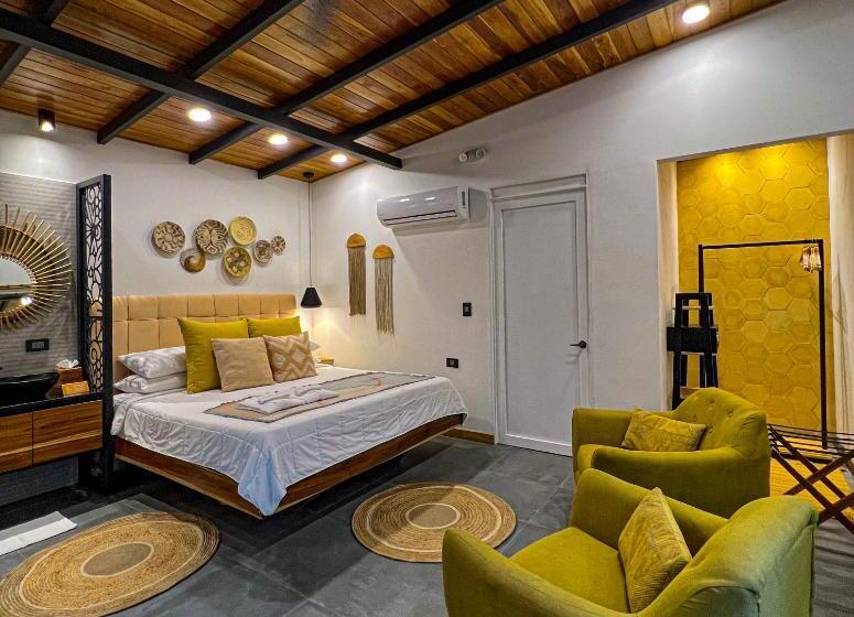 سوییت سوپریور, Exôtico Beach & Rooms
