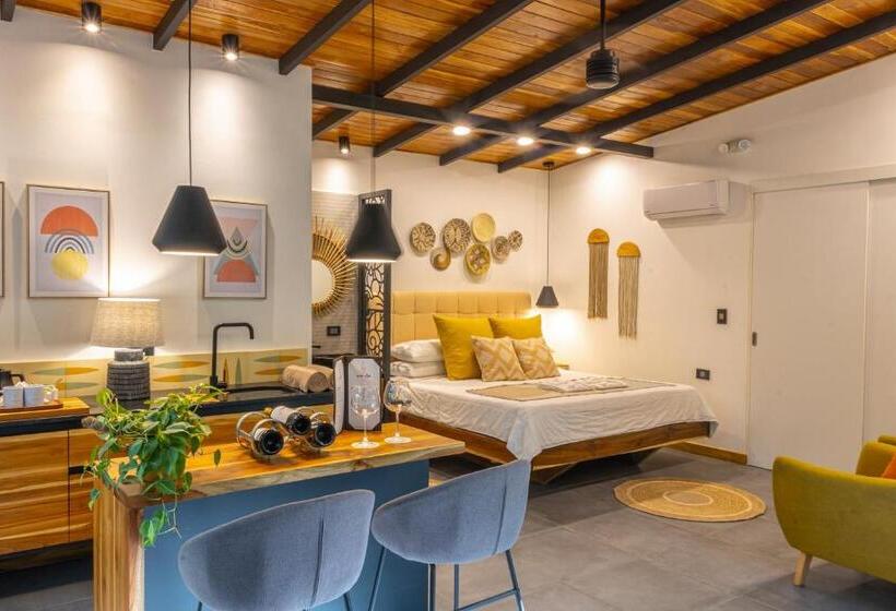 سوییت سوپریور, Exôtico Beach & Rooms