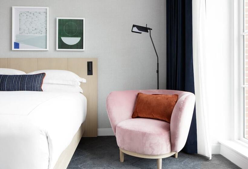 اتاق پریمیوم با بالکن, Kimpton   The Forum Hotel, An Ihg