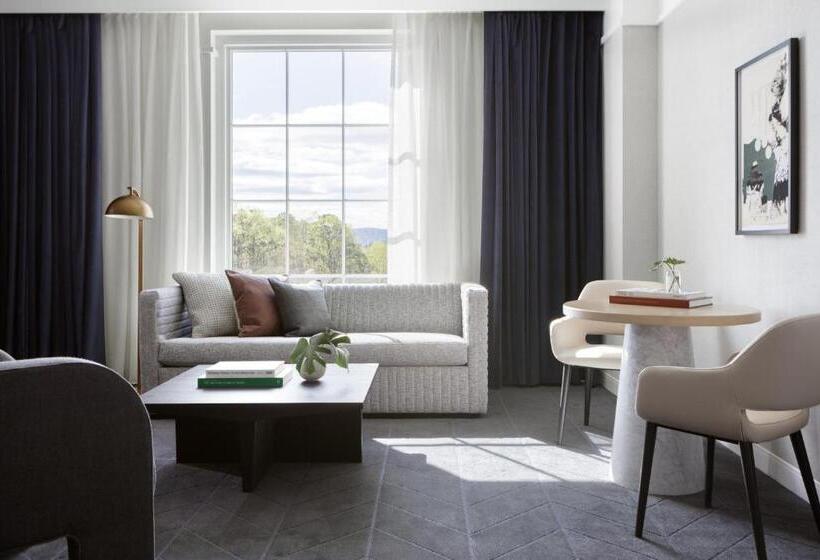 استودیو استاندارد با تخت کینگ, Kimpton   The Forum Hotel, An Ihg