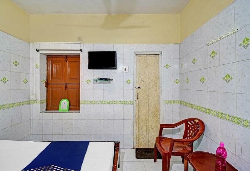 اتاق کلاسیک سه تخته, Spot On Bikram Lodge