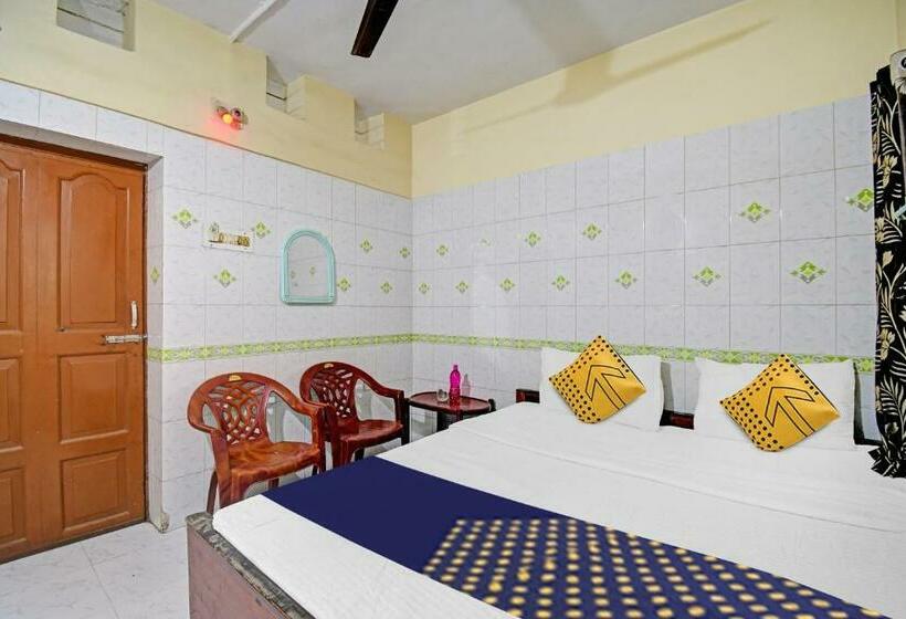 اتاق کلاسیک سه تخته, Spot On Bikram Lodge