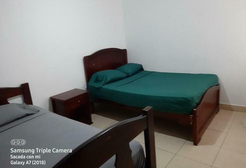 اتاق استاندارد سه نفره, Hostal Samary
