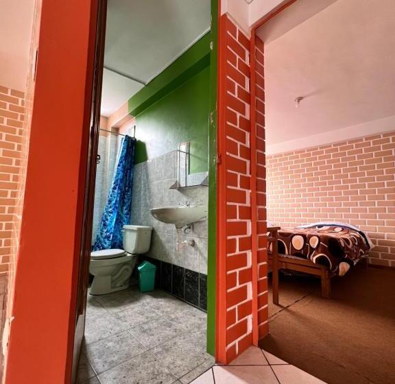 اتاق استاندارد سه نفره, Tony Montaña B&b