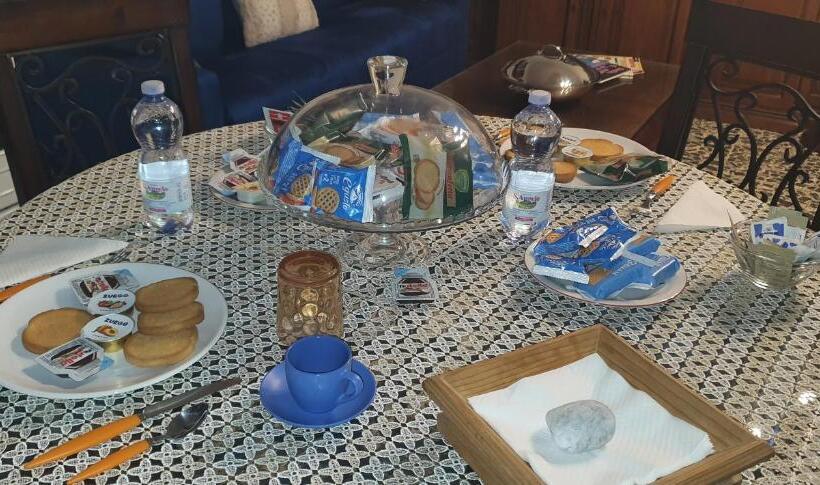 اتاق استاندارد چهار تخته, Il Centrale Guest House