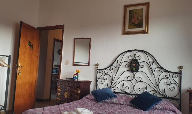 اتاق استاندارد چهار تخته, Il Centrale Guest House