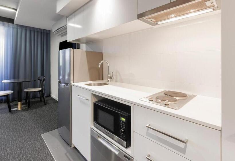 استودیوی سوپریور, Oaks Melbourne St Kilda Road