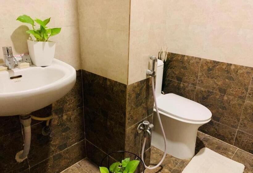 اتاق سوپریور با تخت بزرگ, Mn Grand Shamshabad Airport Zone Hyderabad