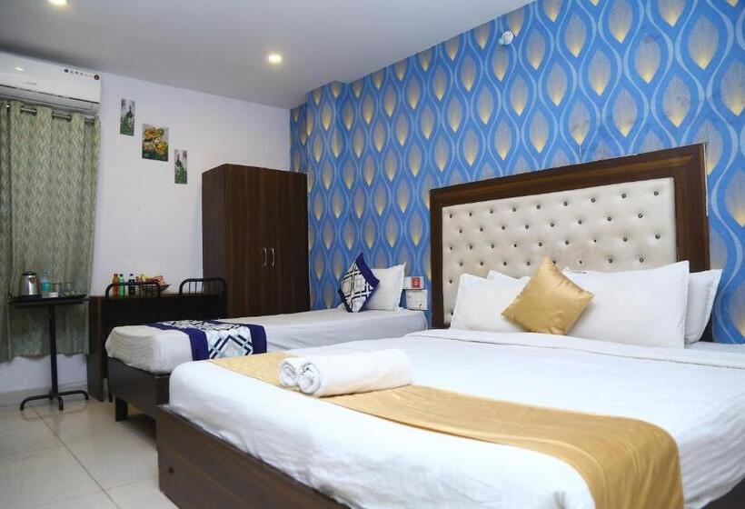 اتاق راحتی سه تخته, Mn Grand Shamshabad Airport Zone Hyderabad