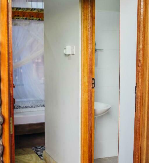 اتاق استاندارد با چشم‌انداز کوهستان, Kilimanjaro Scenic Lodge