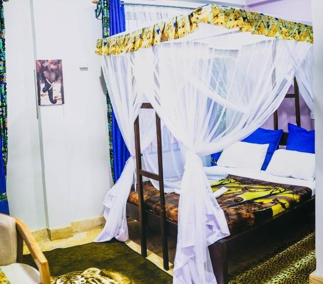 اتاق لوکس یک تخته, Kilimanjaro Scenic Lodge