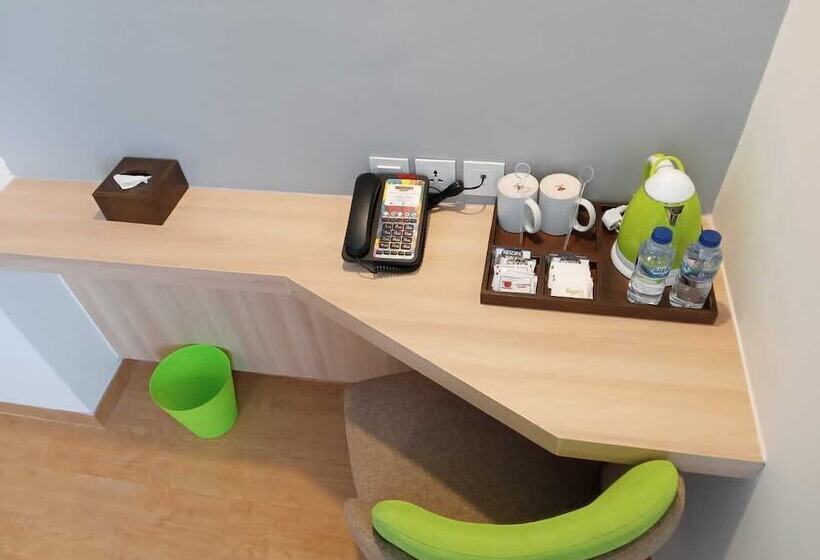 اتاق لوکس, Maxonehotels At Jayapura