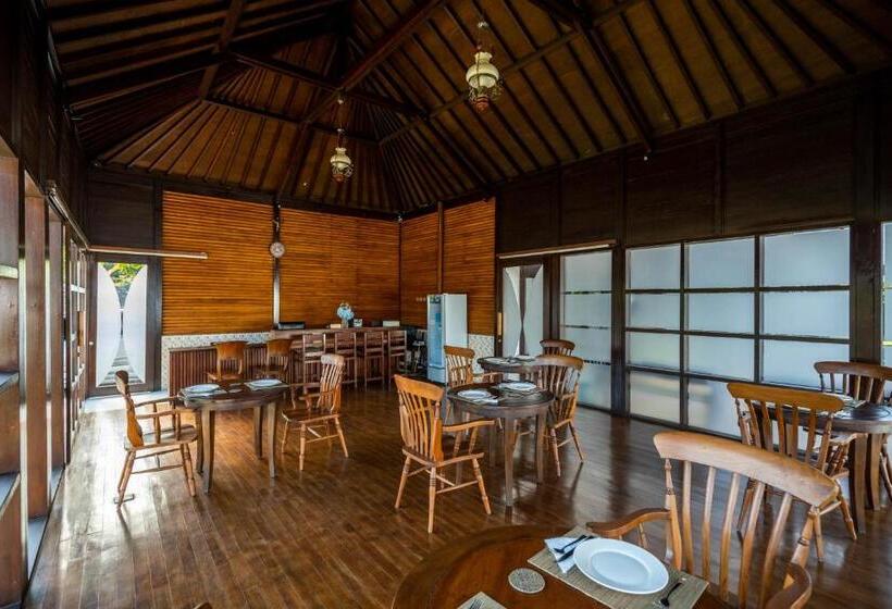 سوییت با چشم‌انداز استخر, Shankara Munduk Bali