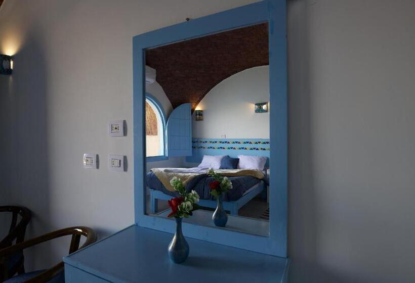 اتاق راحتی سه تخته, Noprea Boutique