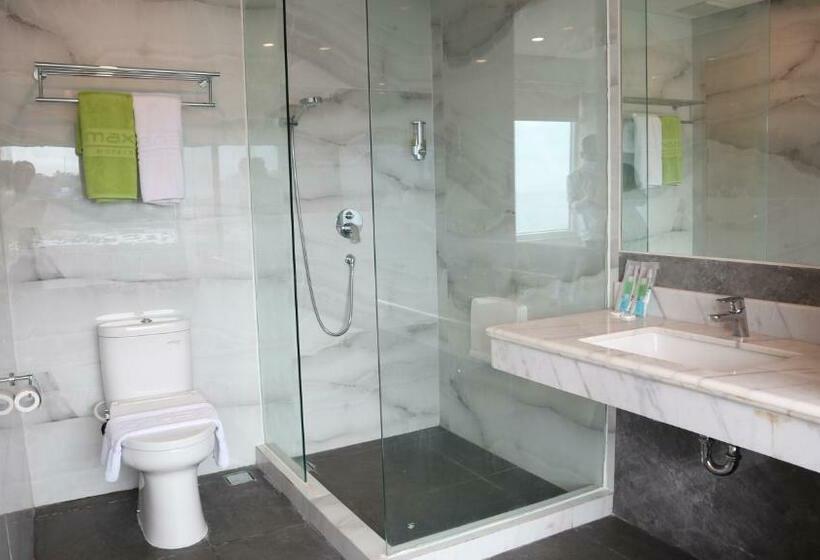 اتاق لوکس, Maxonehotels At Jayapura