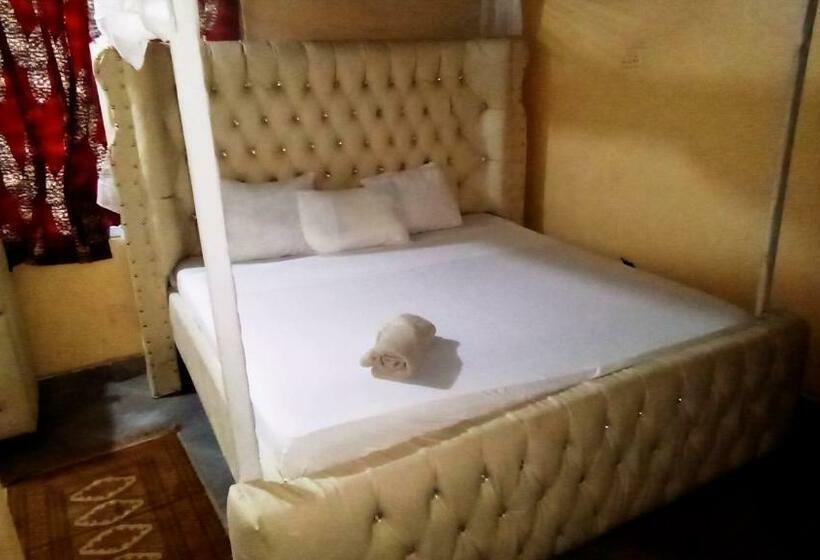 اتاق استاندارد با تخت بزرگ, Baba Lao