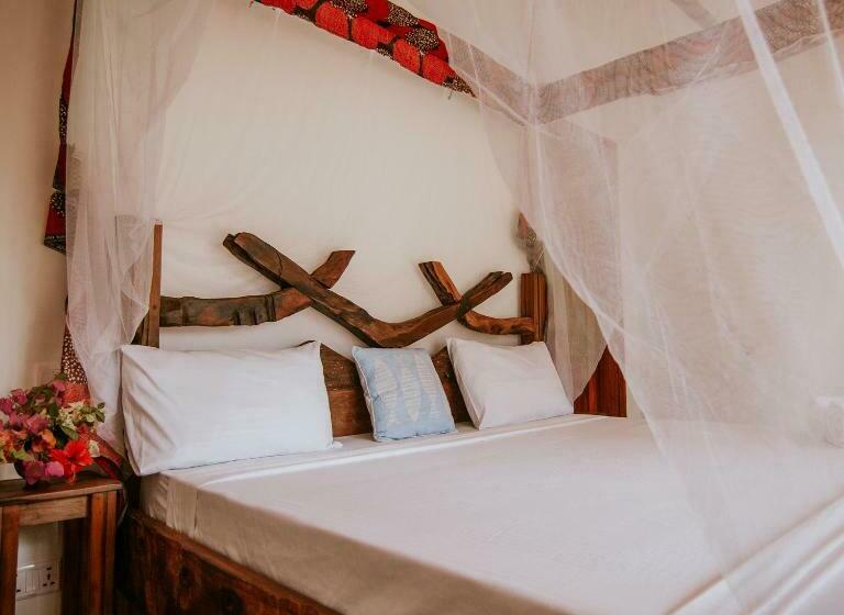 اتاق استاندارد با چشم‌انداز استخر, La Playa Paradise Resort