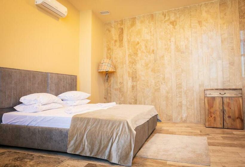 اتاق لوکس خانوادگی, B H Y Guesthouse In Yerevan