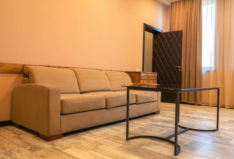 اتاق لوکس خانوادگی, B H Y Guesthouse In Yerevan