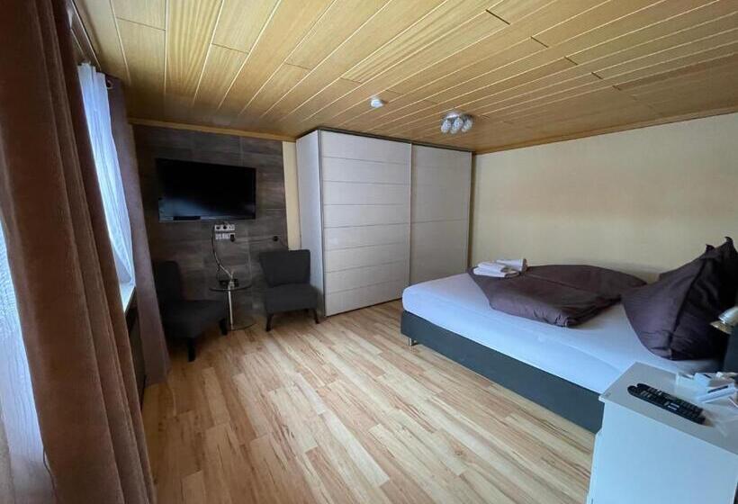 اتاق استاندارد با چشم‌انداز کوهستان, Haus St. Martin
