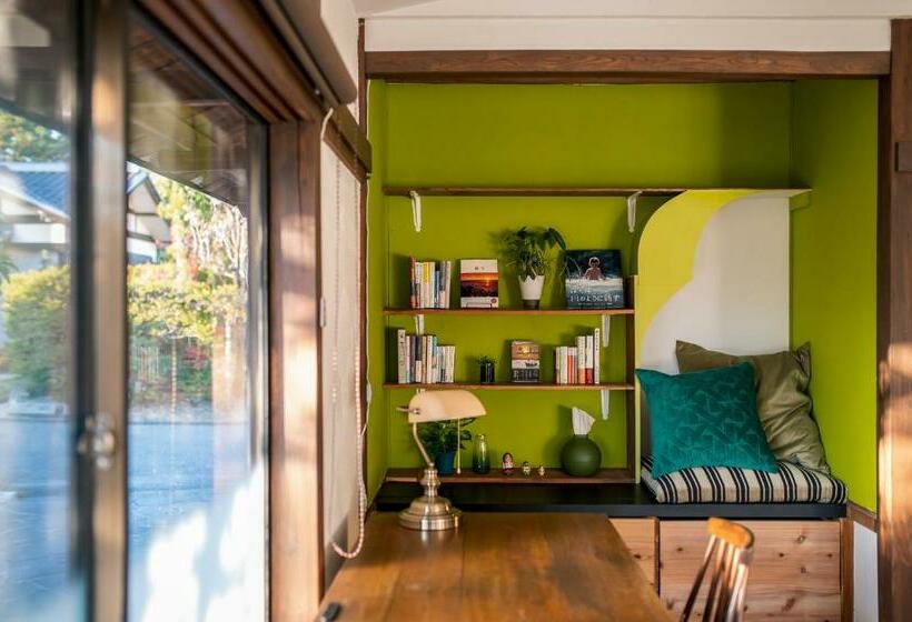 اتاق لوکس با بالکن, 深々 Books&stay シンシンブックスアンドステイ