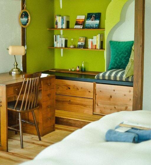 اتاق لوکس با بالکن, 深々 Books&stay シンシンブックスアンドステイ