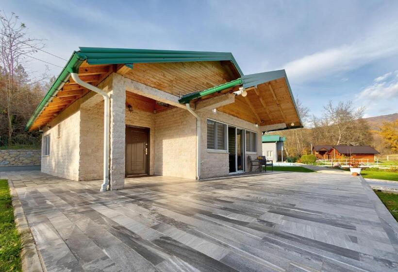 ویلای لوکس 1 خوابه, Forest Lodges