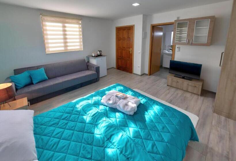 اتاق استاندارد, Forest Lodges