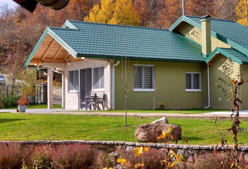 ویلای لوکس 1 خوابه, Forest Lodges