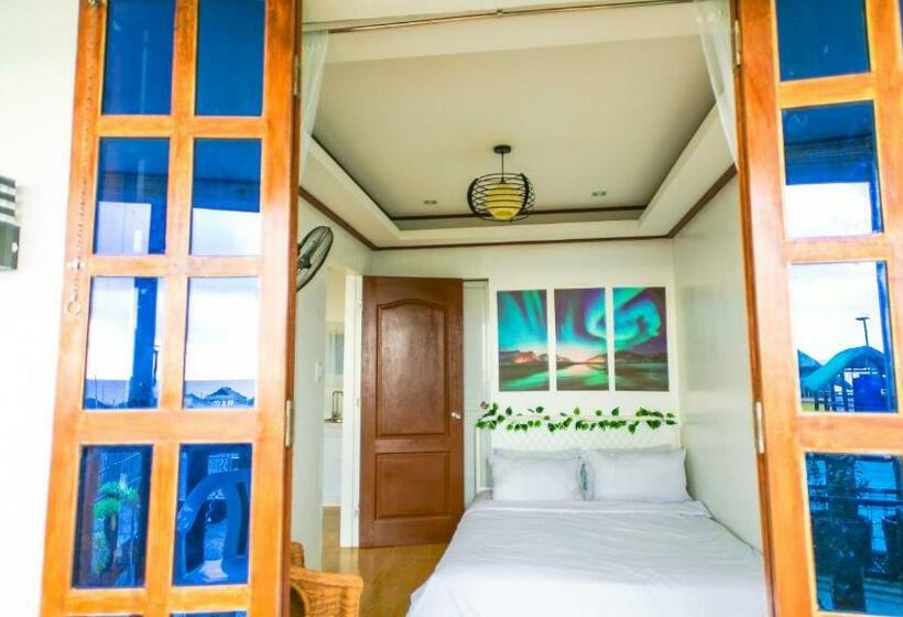 اتاق خانوادگی با چشم‌انداز دریا, Sun In Hand Beach Resort