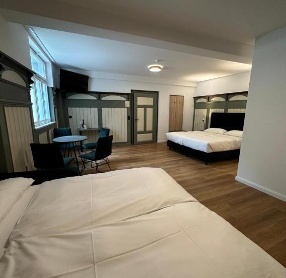 اتاق سوپریور چهار تخته, Hopfenhotel Am Adenauerufer