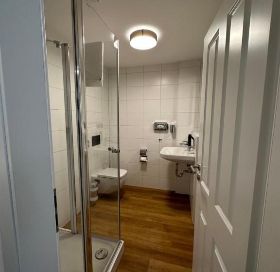 اتاق سوپریور چهار تخته, Hopfenhotel Am Adenauerufer