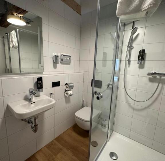 اتاق لوکس چهار تخته, Hopfenhotel Am Adenauerufer