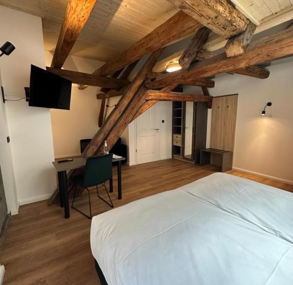 اتاق لوکس چهار تخته, Hopfenhotel Am Adenauerufer