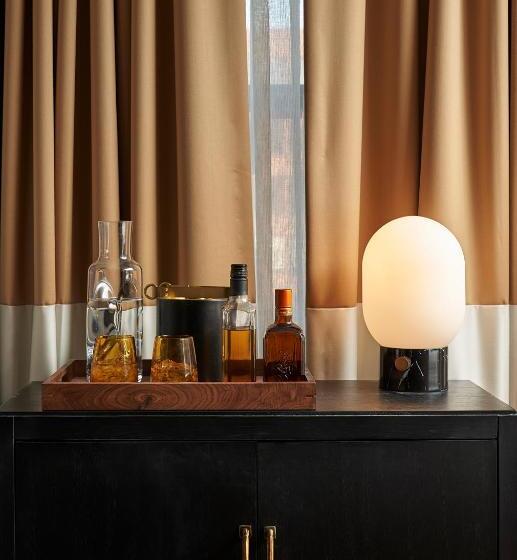 اتاق لوکس با تخت بزرگ, 21c Museum Hotel St Louis