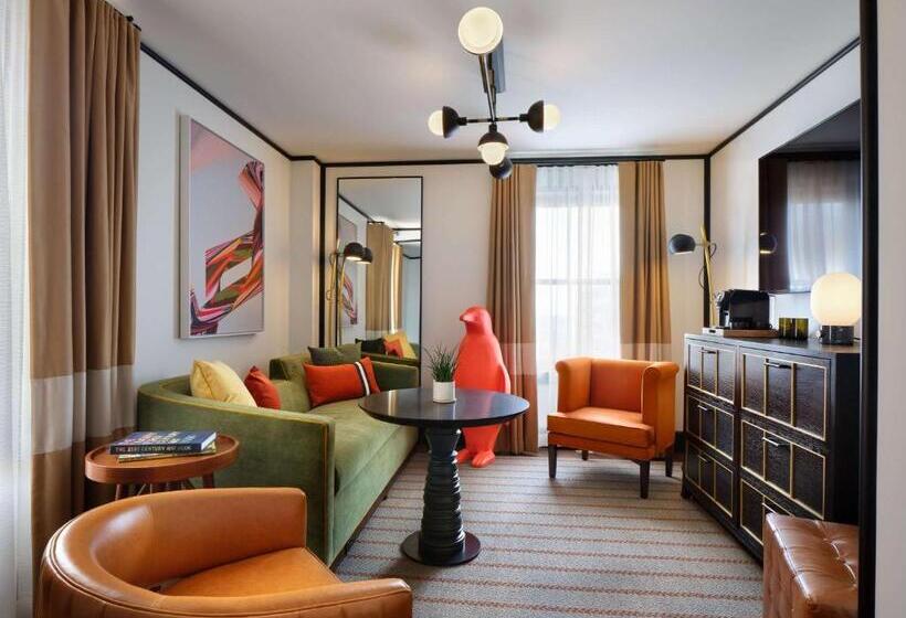 Deluxe Suite King Bed, 21c Museum Hotel St Louis