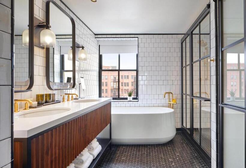 سوئیت با تخت بزرگ, 21c Museum Hotel St Louis