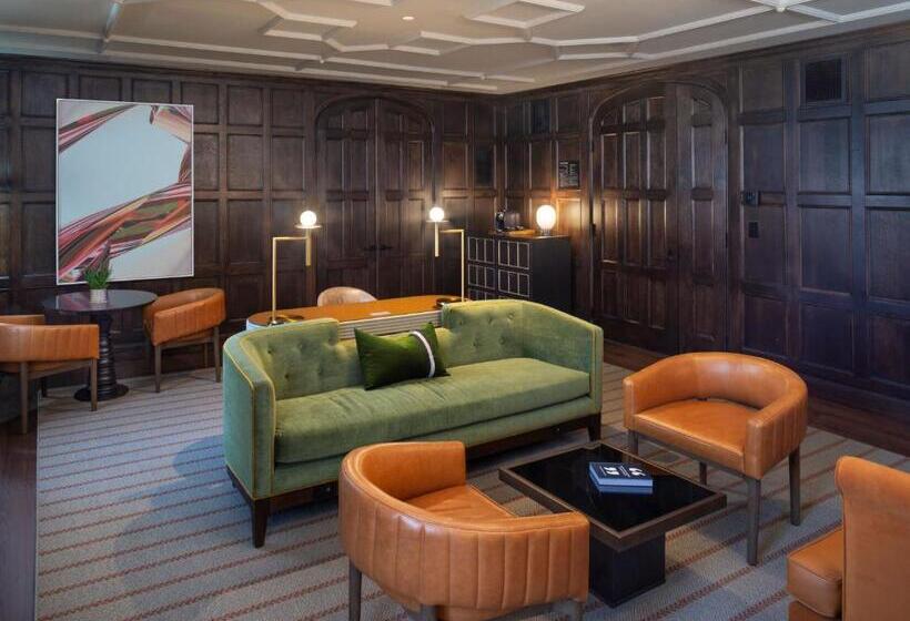 سوئیت با تخت بزرگ, 21c Museum Hotel St Louis