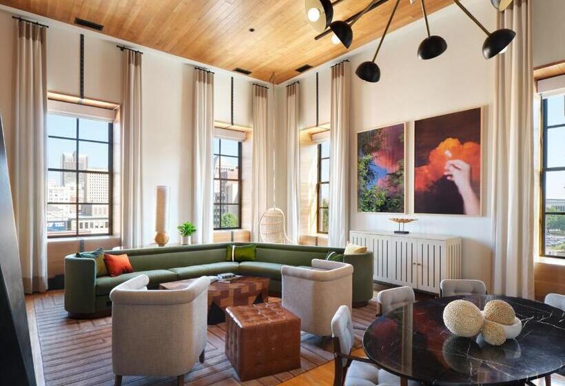سوئیت با تخت بزرگ, 21c Museum Hotel St Louis