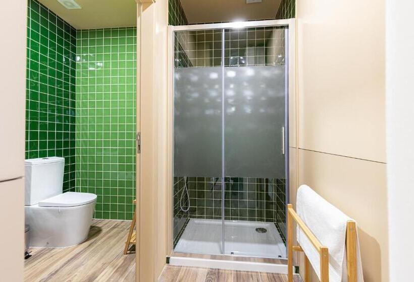 اتاق لوکس, Dorigem Rooms