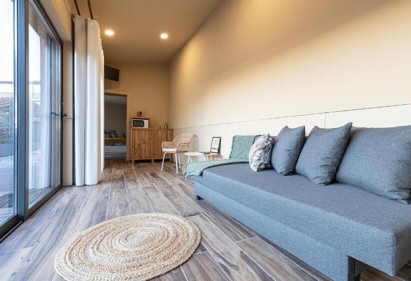 اتاق لوکس, Dorigem Rooms