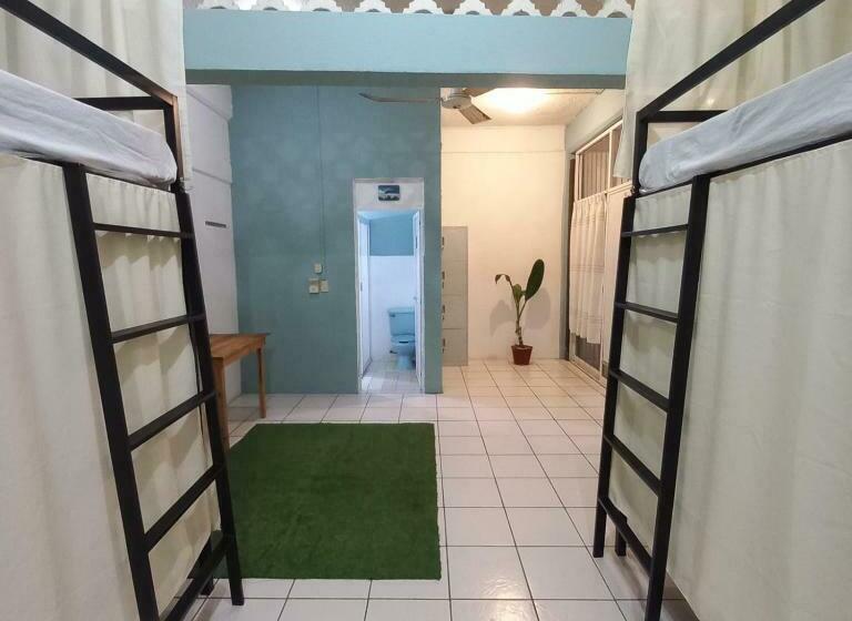 Lit en Chambre Commune, El Coyote