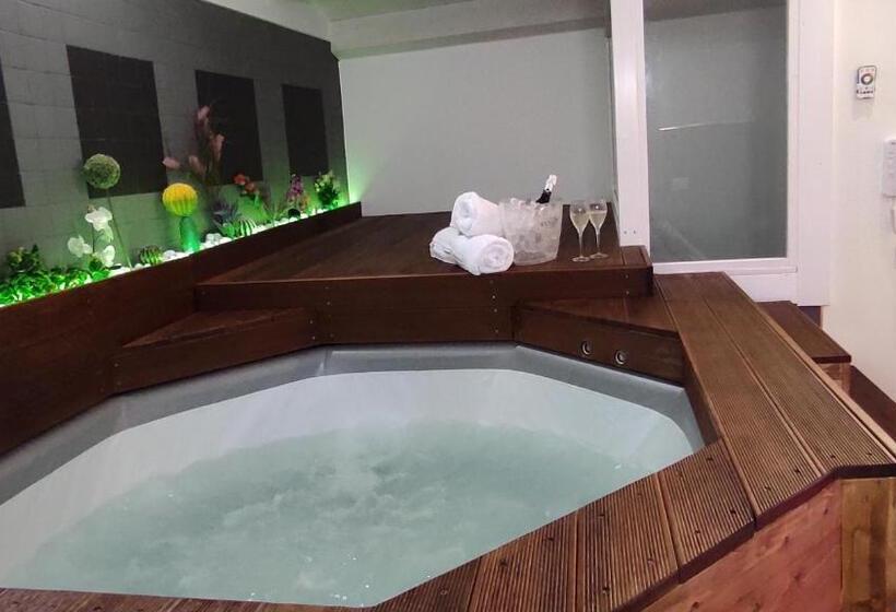 سوئیت با وان آب گرم, B&b Santa Rita Corato