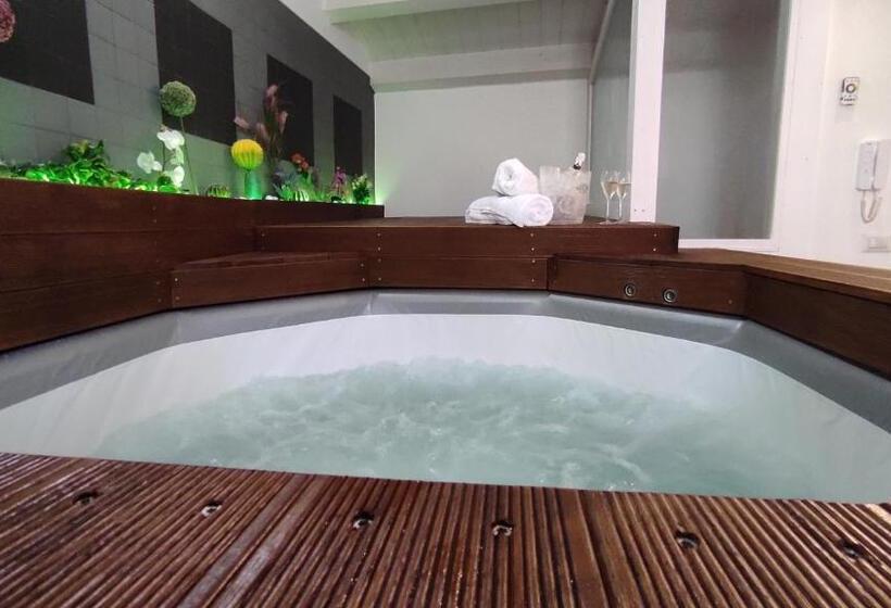 سوئیت با وان آب گرم, B&b Santa Rita Corato
