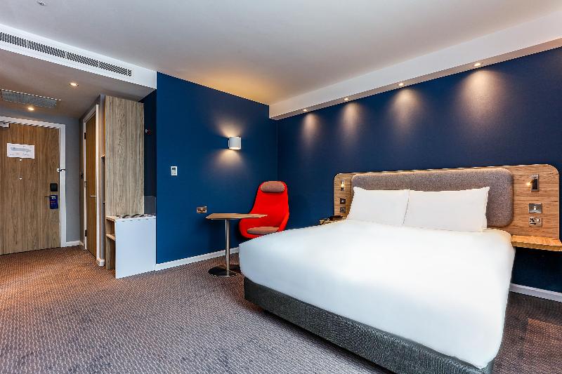 Suite Queen Bed, Holiday Inn Express And Suites Basel Allschwil
