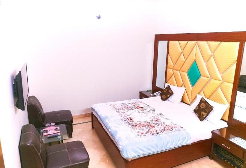 اتاق استاندارد, Subhan Palace Gulshan Near Millennium Mall