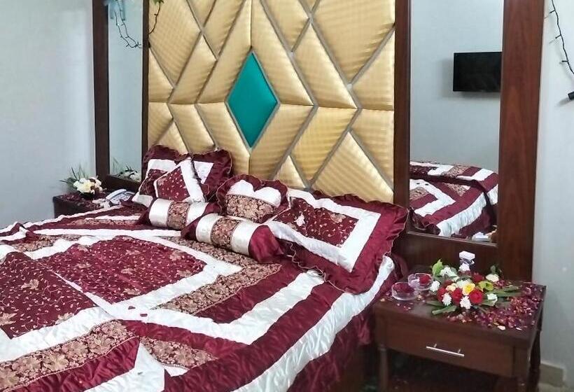 اتاق استاندارد, Subhan Palace Gulshan Near Millennium Mall