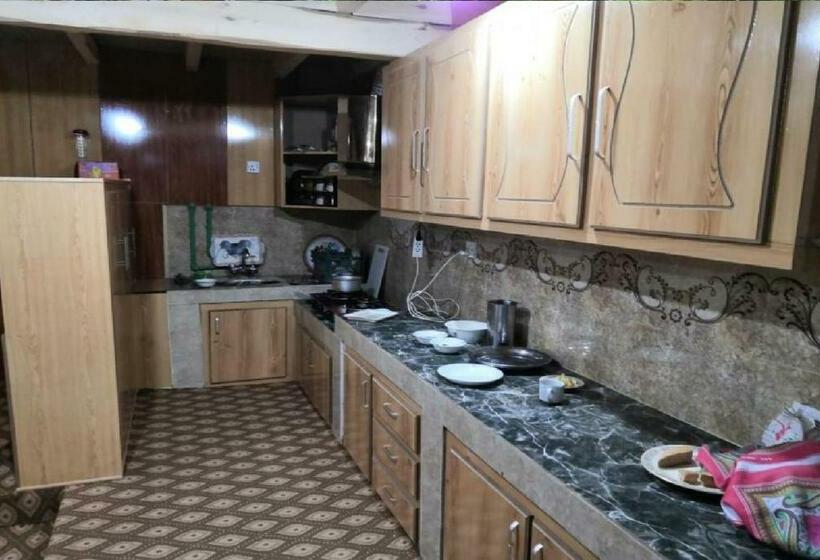 اتاق راحتی سه تخته, Fantasy Lodges Guest House Islamabad
