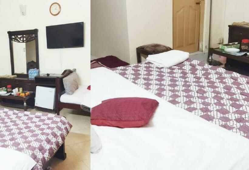اتاق ساده سه‌ نفره, Fantasy Lodges Guest House Islamabad